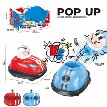 Brinquedo de RC 2,4 G de Super Batalha pára-choque do Carro de janelas de Pop-up Boneca Acidente de Rejeição de Ejeção de Luz para Crianças de Controle Remoto Brinquedos de Presente para os pais